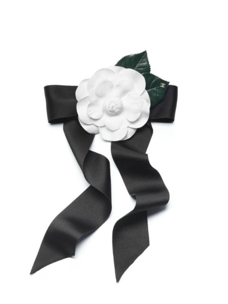 Hairclip in white, black and green cotton and satin.