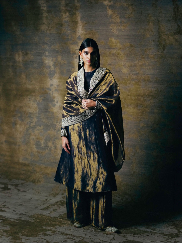 Model Manya Mitra in a Mimamsaa kurta and dupatta set