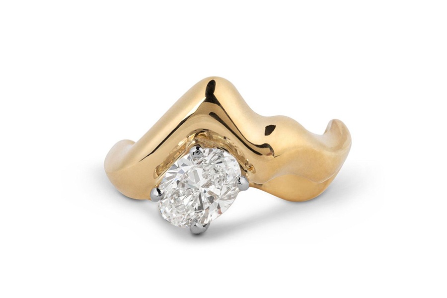 Jessie Thomas Jewellery Sculptural floating oval diamond ring@2x.jpg