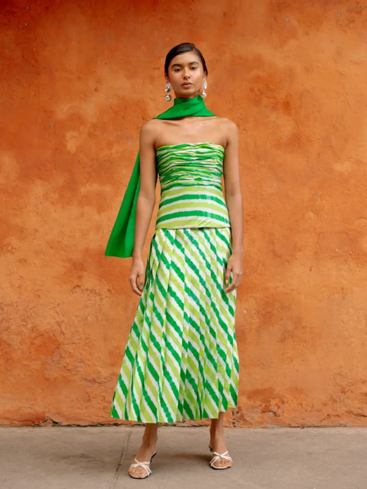 Green Leheriya Set by De Castro